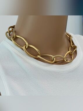 Pretty, Feminine Kenneth Cole Goldtone Curved Links Choker/Necklace, Adjustable